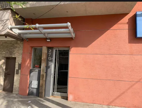 Departamento Dos Ambientes A La Calle