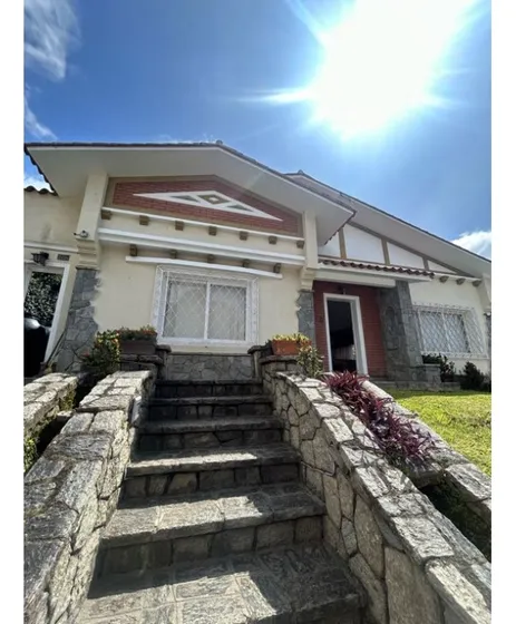 Se Vende Casa 480m2 4h/4b/6p Altamira 1100
