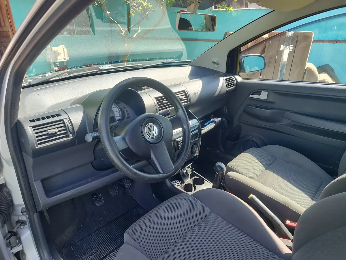 Volkswagen Fox 2009 1.0 Vht Trend Total Flex 3p — foto 5