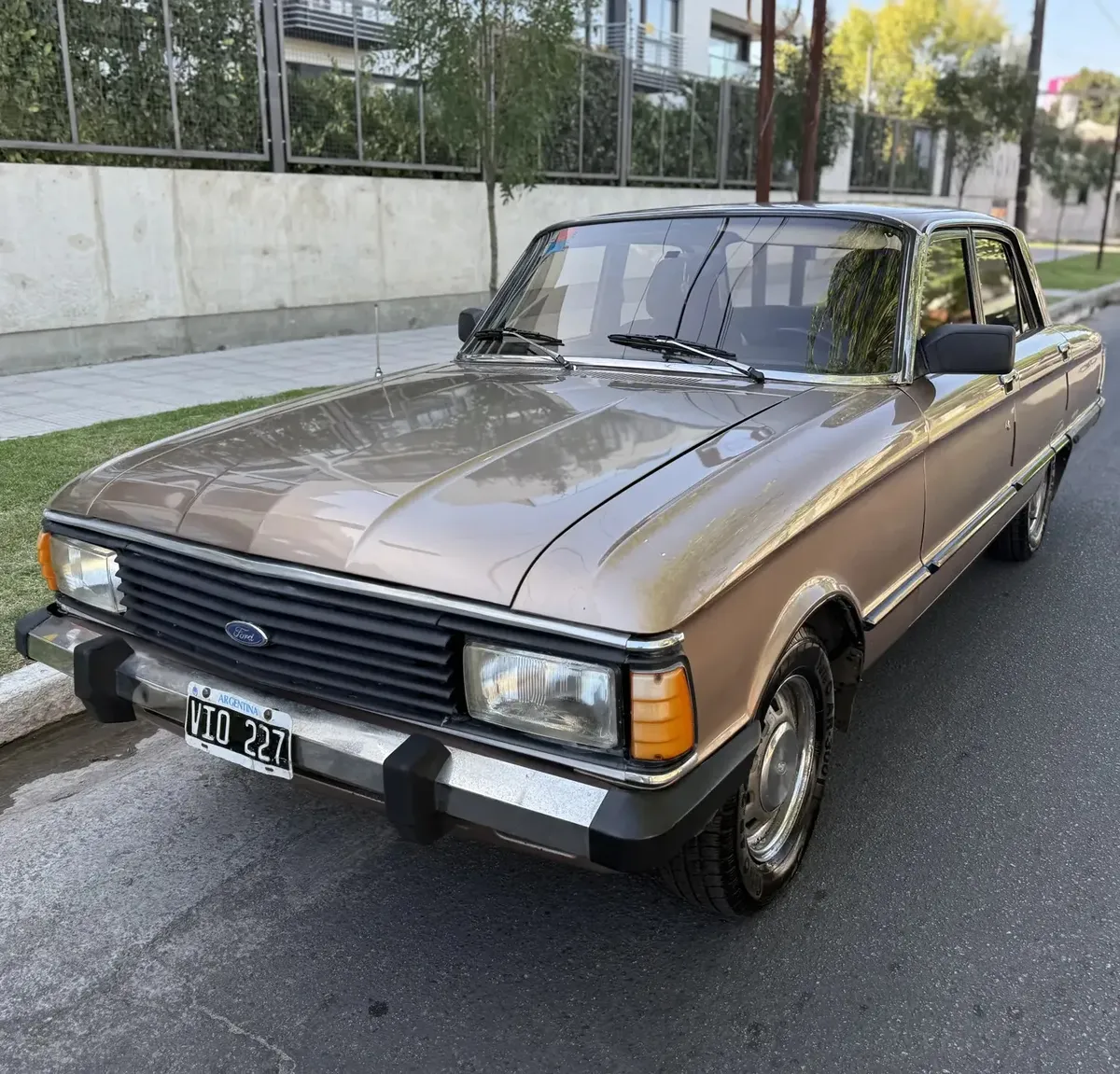 Ford Falcon 3.0 Lujo