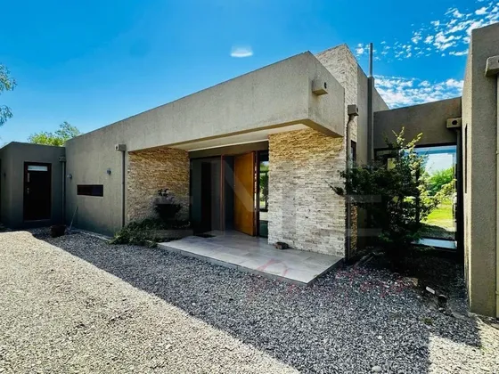 Se Vende Casa En Las Brisas De Chicureo