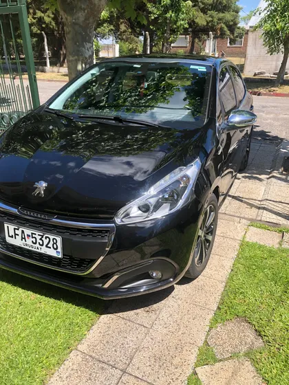 Peugeot 208 1.2 Allure Francés 5 Puertas