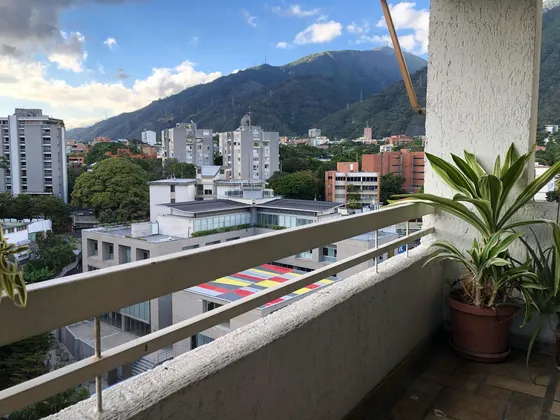 Hermoso Apto. Con Vista Al Ávila E Inmejorable Ubicación