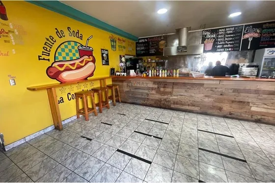 Se Traspasa Local De Comida Funcionando