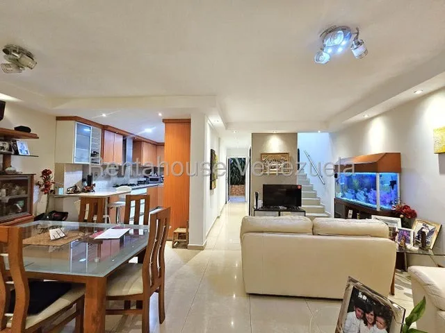 Zulay González Vende Hermosa Casa En Villa París Cabudare Avenida Ribereña Piscina Gimnasio Mls 25-19682