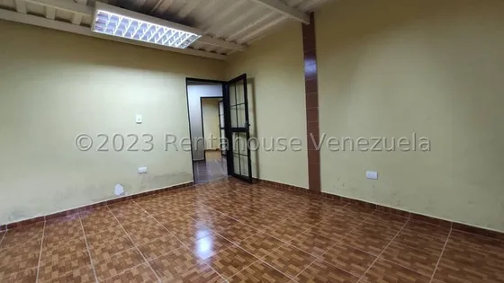 Maria Luisa Mendoza Alquila Linda Oficiona En Avenida Principal Valle Hondo, El Inmueble Esta En Optimas Condiciones Es Acogedor Moderno Ideal Para Ese Proyecto     2     4          2     8     0    2