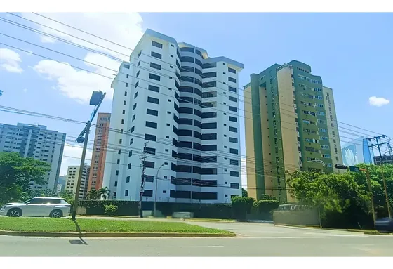Apartamento En Los Mangos Con Planta Y Pozo. ¡vive Sin Problemas!