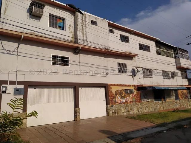 Vendo Hermosa Casa Ubicada En Las Acacias Maracay Cód. 23-27664 Myc