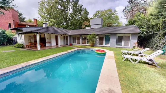 Venta Casa 5 Ambientes Con Pileta En San Carlos Country Club