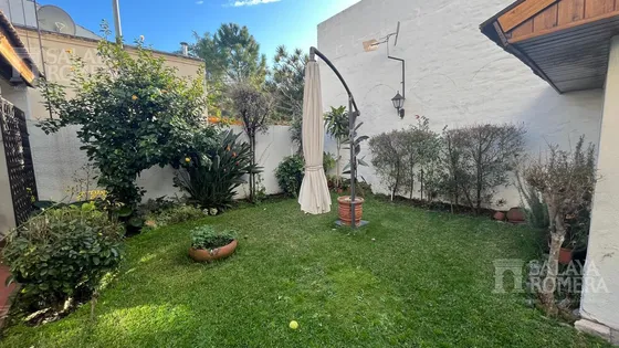 Casa En Venta  Olivos , 4 Ambientes -lote Propio  En  2 Plantas Con Jardin