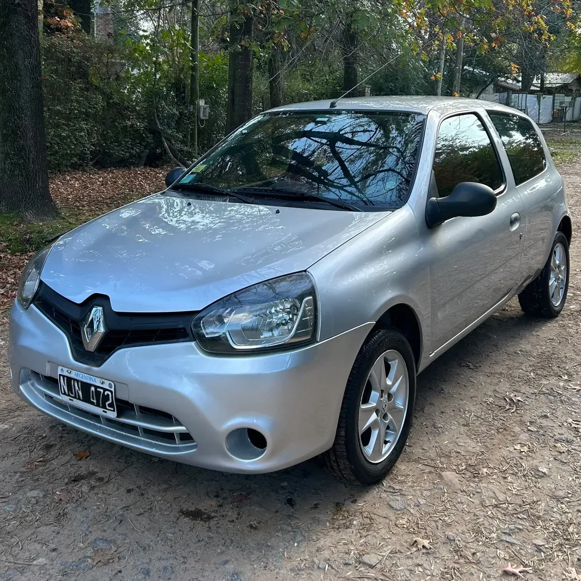 Clio 1.2 16v Air Conditioning, Power Steering, 4 New Tires.