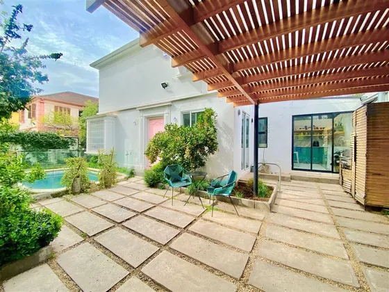Remodelada: Colegio San Ignacio / Plaza Río De Janeiro