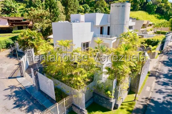 Se Vende Bella Casa En Prados Del Este Mls 25-9582