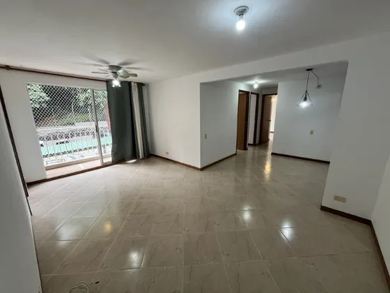  Apartamento En Arriendo Ubicado En El Poblado Sector Castropol  (27008).