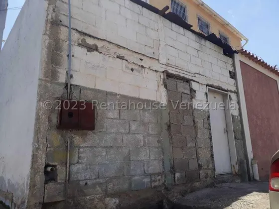 Raiza Suárez Vende Terreno Perfecto Para Construir Lo Que Desees, Ubicado En El Centro De Barquisimeto, 2 5 7 0 8 0