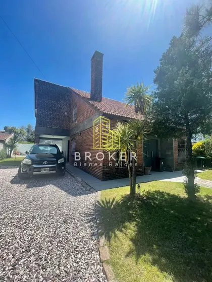 Venta Casa Barra De Carrasco A Metros De La Rambla!