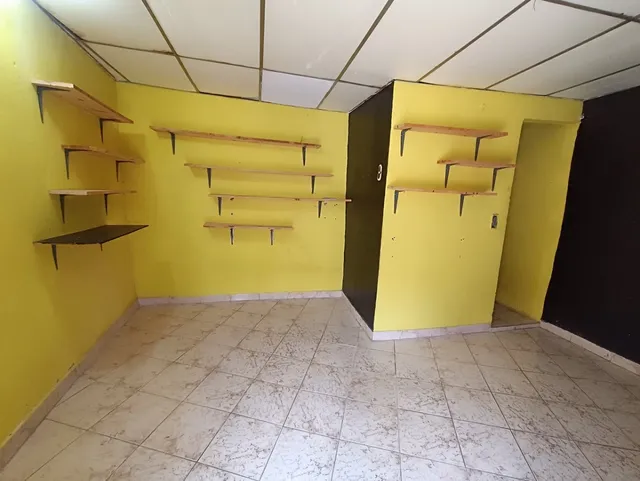 Local En Barrio Obrero Sector San Carlos En Alquiler 
