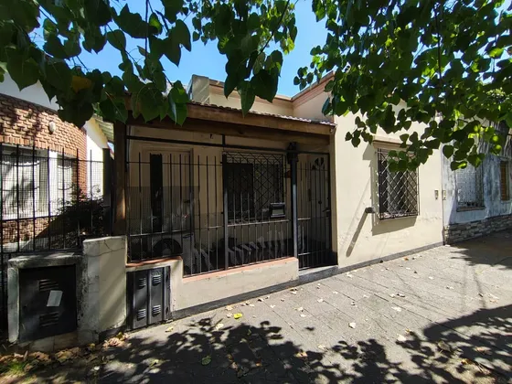Venta/casa/lotepropio/patio/parrilla/4amb/apto Credito/moron