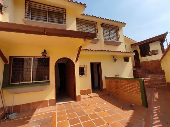 Casa En Venta En El Llanito  Bh