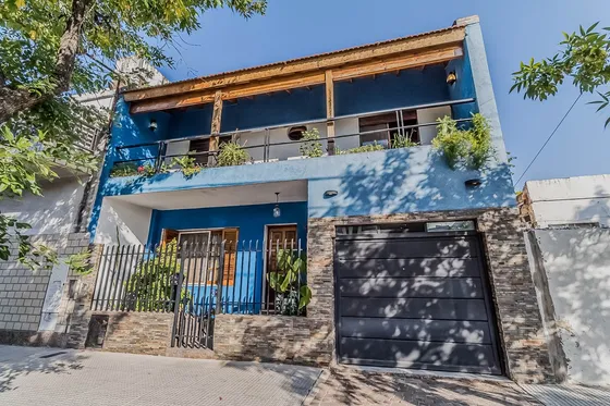 Encantadora Casa De 5 Ambientes Con Amplios Espacios Y Excelente Ubicación