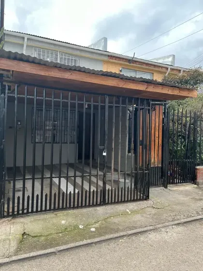 Casa En Venta En Bajos De Mena, Puente Alto