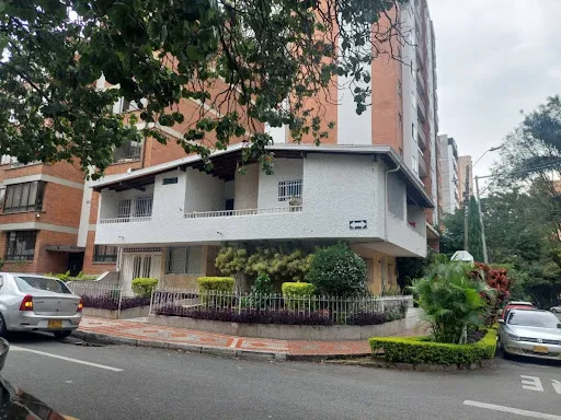 Casas En Venta Laureles 743-7719