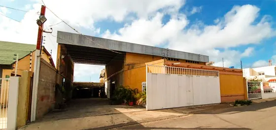 Galpón En Urbanización Santa Fe, Punto Fijo    PLG-124