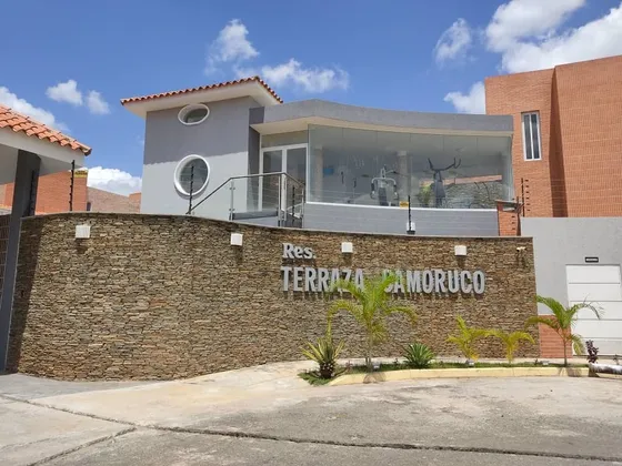 Town House En Venta Obra Gris Ubicado En Residencias Valles De Camoruco Valencia. St