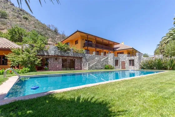 Casa En Venta En Lo Barnechea