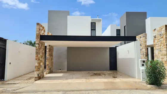 Casas En Venta Al Norte De Mérida En Privada.