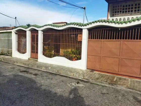 Se Vende Amplia Casa Ubicada En Valle Lindo Turmero, 007jsc