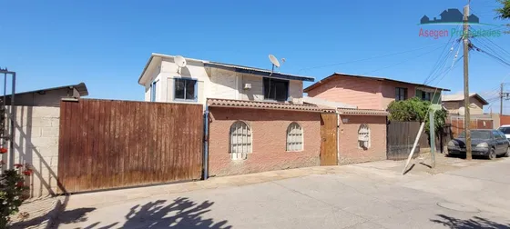 Casa En Venta De 3 Dorm. En Copiapó
