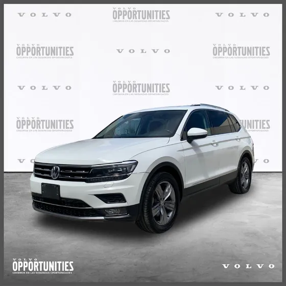 Volkswagen Tiguan 5 Pts. Highline, 2.0t, Dsg, Piel, F. Led, Ra-19, 4x4
