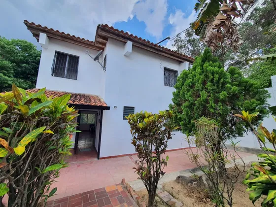 Venta Casa Lomas Terrazas Club Hipico De Tres Plantas Baruta