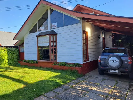 Excelente Casa En Isla Teja A Pasos De Todo.