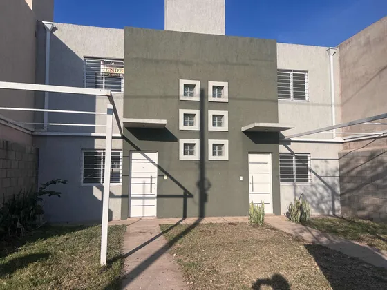 Casa En Venta , Duplex ,  Apto Bancor   , Barrio Privado , Con Seguridad , Valle Cercano , Ciudad De Cordoba ,arg
