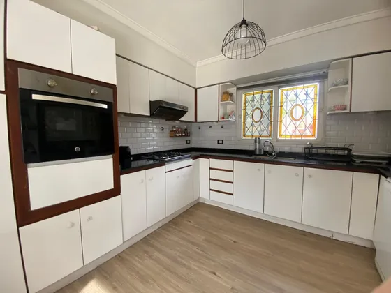Casa Chalet  En Venta En Lomas De Zamora, G.b.a. Zona Sur, Argentina