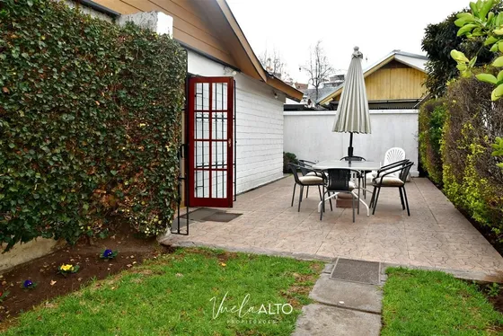 Casa En Venta Vitacura / Pasaje / Mucho Potencial