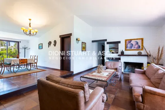 Casa En Venta En Pinares De 4 Dormitorios