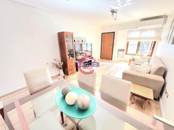 Venta Increible Dúplex 4 Ambientes Con Piscina, Cochera Y Quincho En Carapachay