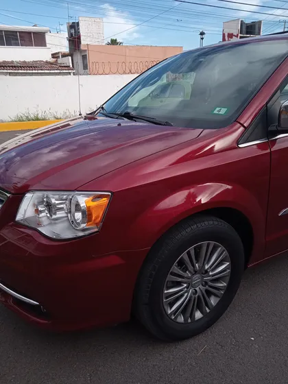 Chrysler Town & Country 3.6 Touring Piel Mt
