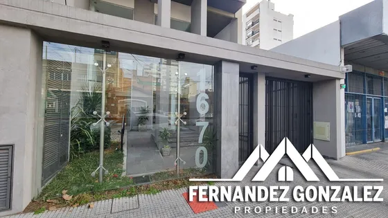 Venta De Cochera Fija En Banfield Centro