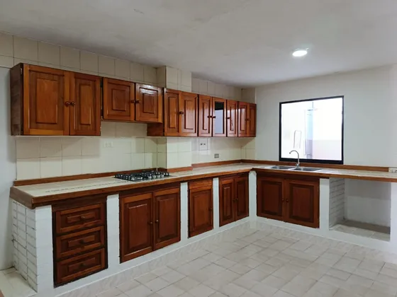 Urb. La Esmeralda.san Diego.casa En Alquiler 212 M23 Ha
