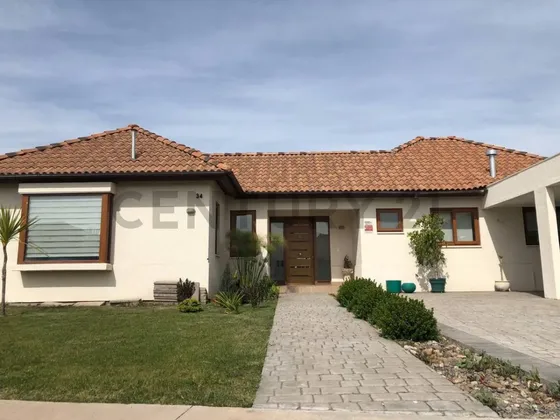 Oportunidad Se Vende Hermosa Casa En Puerta Del Viento, C...