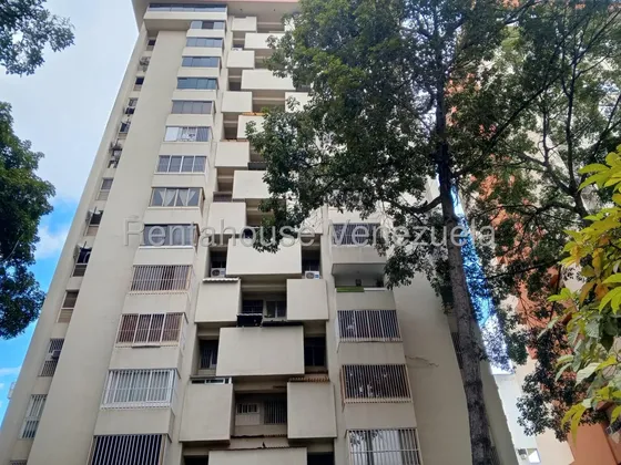 Sq. Apartamento En Venta En La Urbina D26-21083s