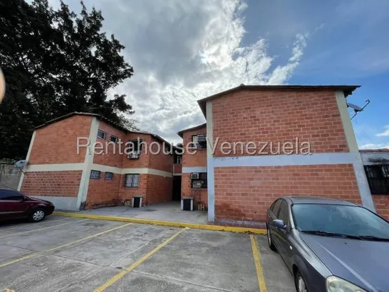 Apartamento En Venta Conjunto  Resd. Laguna Plaza Turmero Gjg 25-19922