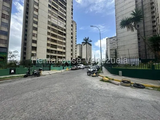 Apartamento En Venta La Rosaleda Sur San Antonio De Los Altos 25-23663 Jg   