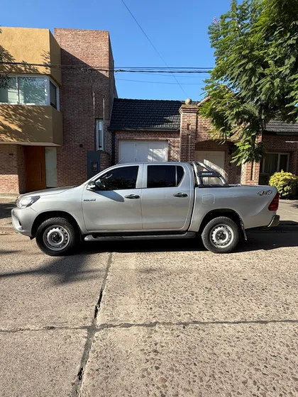 Toyota Hilux Pick-up 2.4 Cd Dx 150cv 4x4