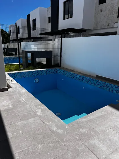 Villa De 2 Niveles Con Piscina En El Residencial Bavaro Punta Cana - Punta Cana - República Dominicana (3110) En Us$ 1,200