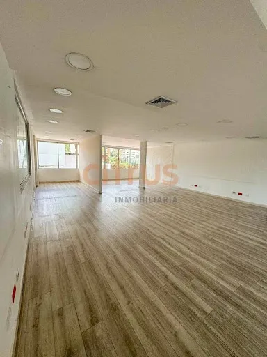Oficinas En Arriendo Poblado 643-8291950